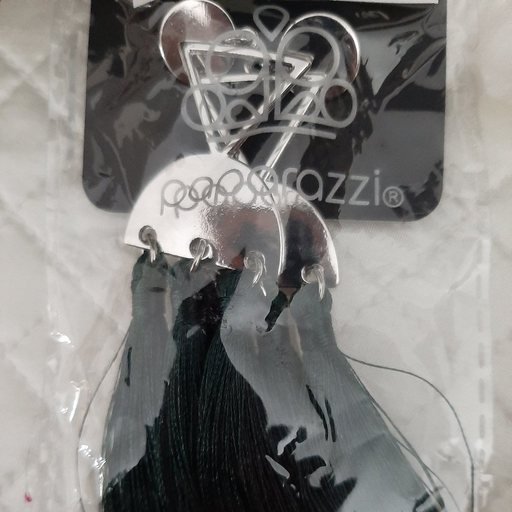 Paparazzi Triple Fringe Earrings - Picture 3 of 3